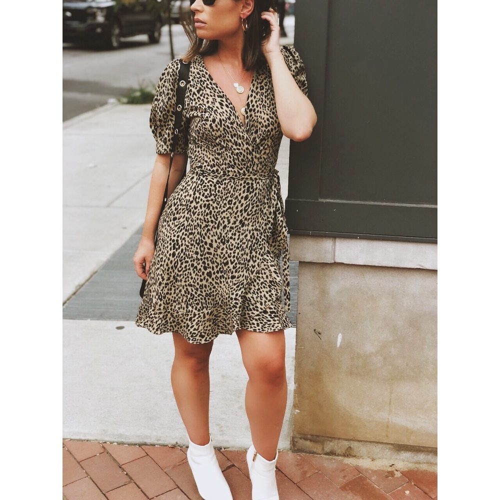 Last 1✨Tali Leopard Print Puff Shoulder Wrap Dress - Picture 8 of 8